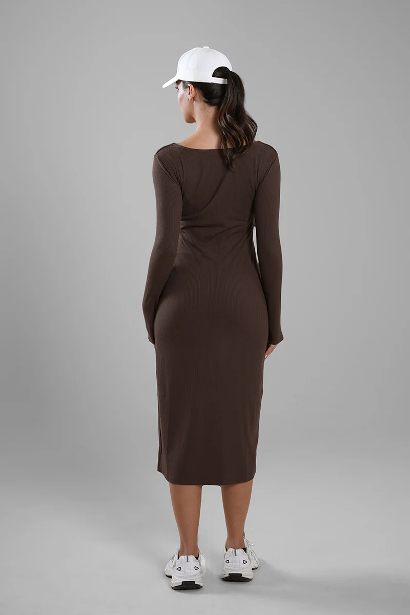 فستان ميدي بأكمام طويلة وقصة محددة - Image 7