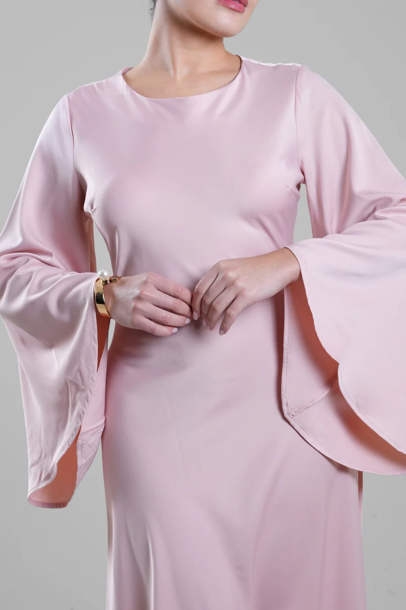 فستان طويل انسيابي بأكمام واسعة - Image 4