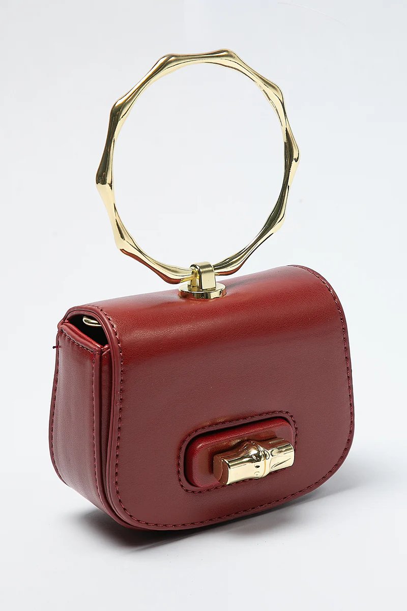 حقيبة نسائية صغيرة بمقبض معدني علوي - Image 2