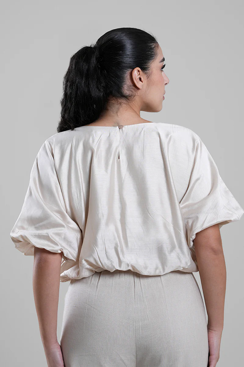 بلوزة نسائية بقصة مريحة وحافة مطاطية - Image 3