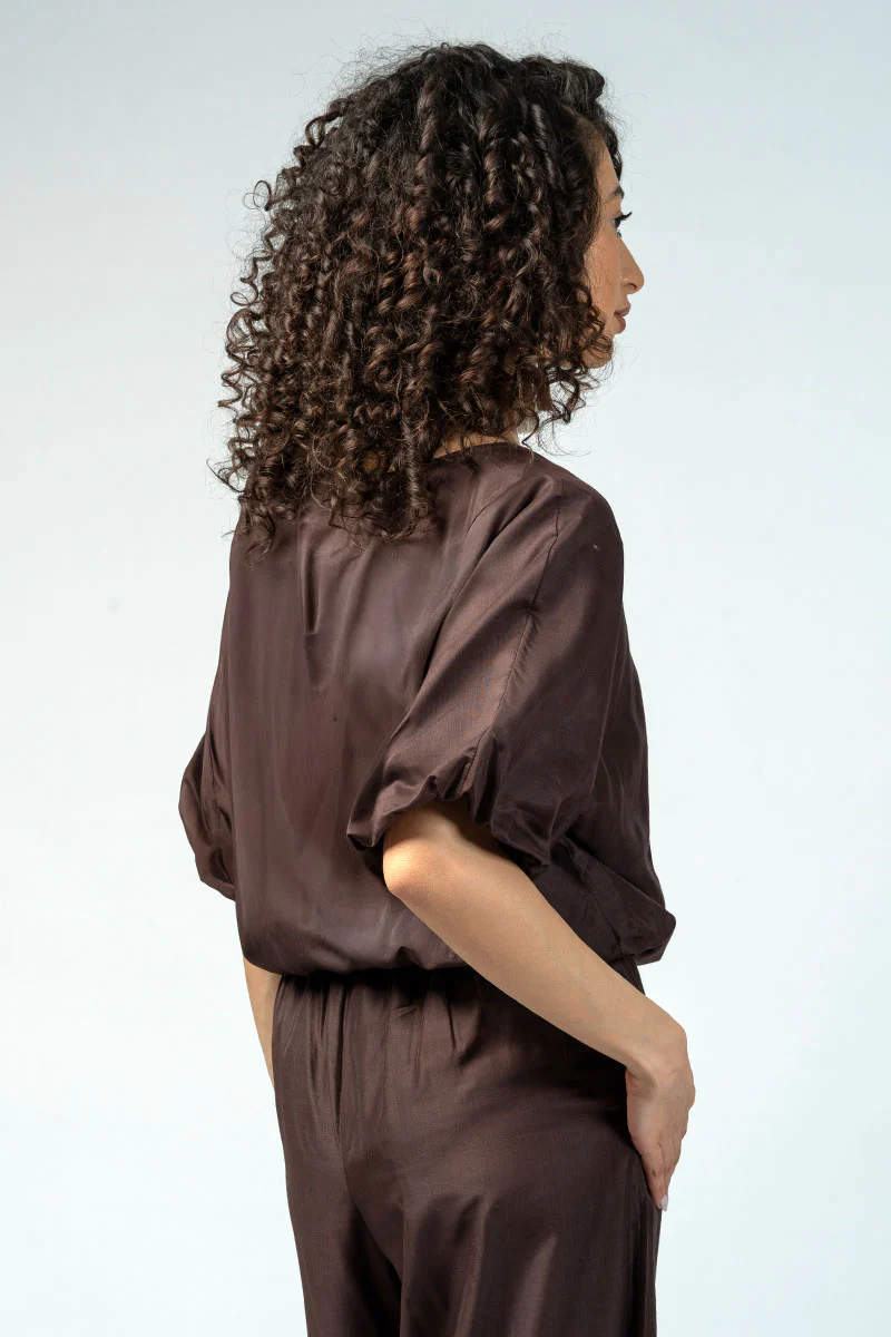 بلوزة نسائية بقصة مريحة وحافة مطاطية - Image 7