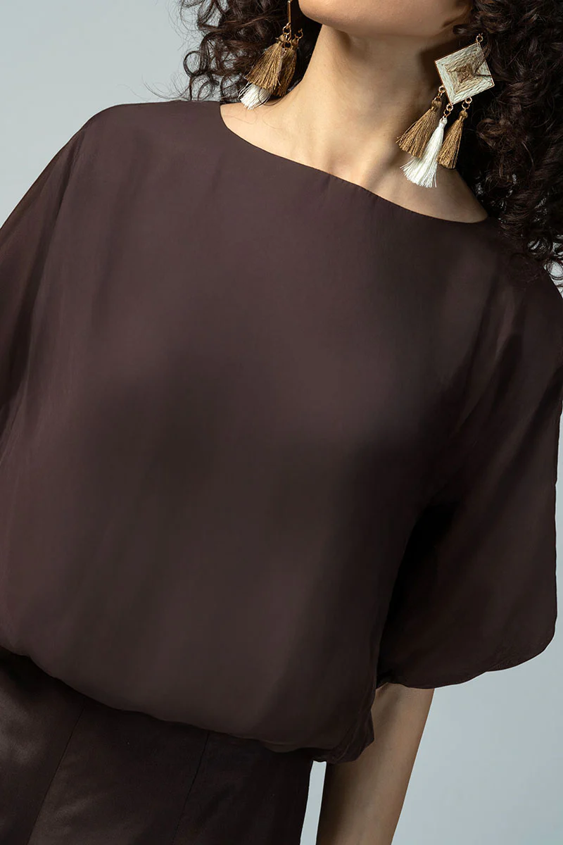 بلوزة نسائية بقصة مريحة وحافة مطاطية - Image 8
