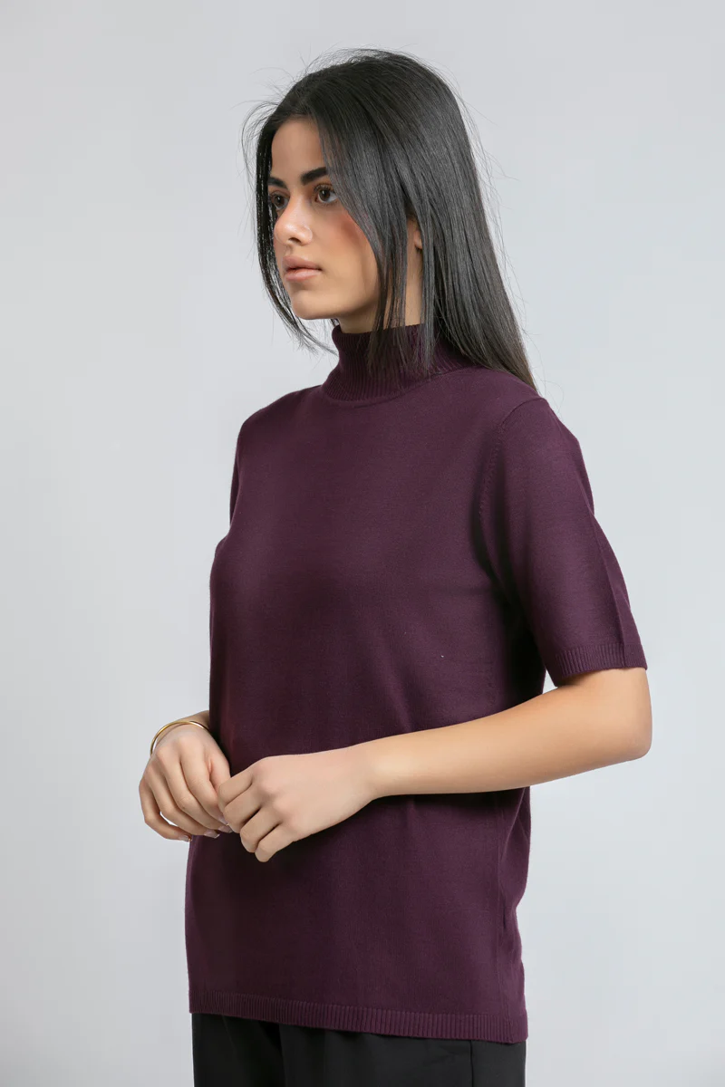 توب بياقة عالية وأكمام قصيرة - Image 4