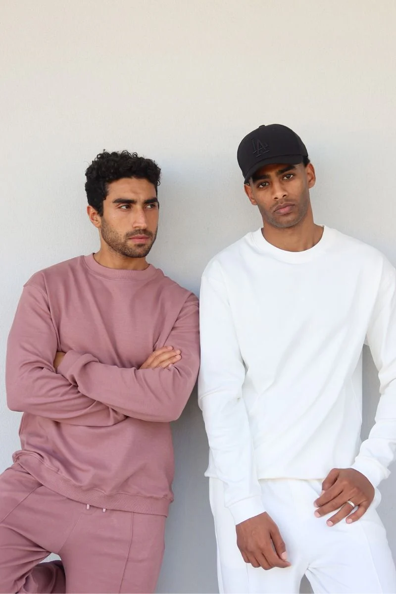 سويت شيرت رجالي بلون موحد - Image 7