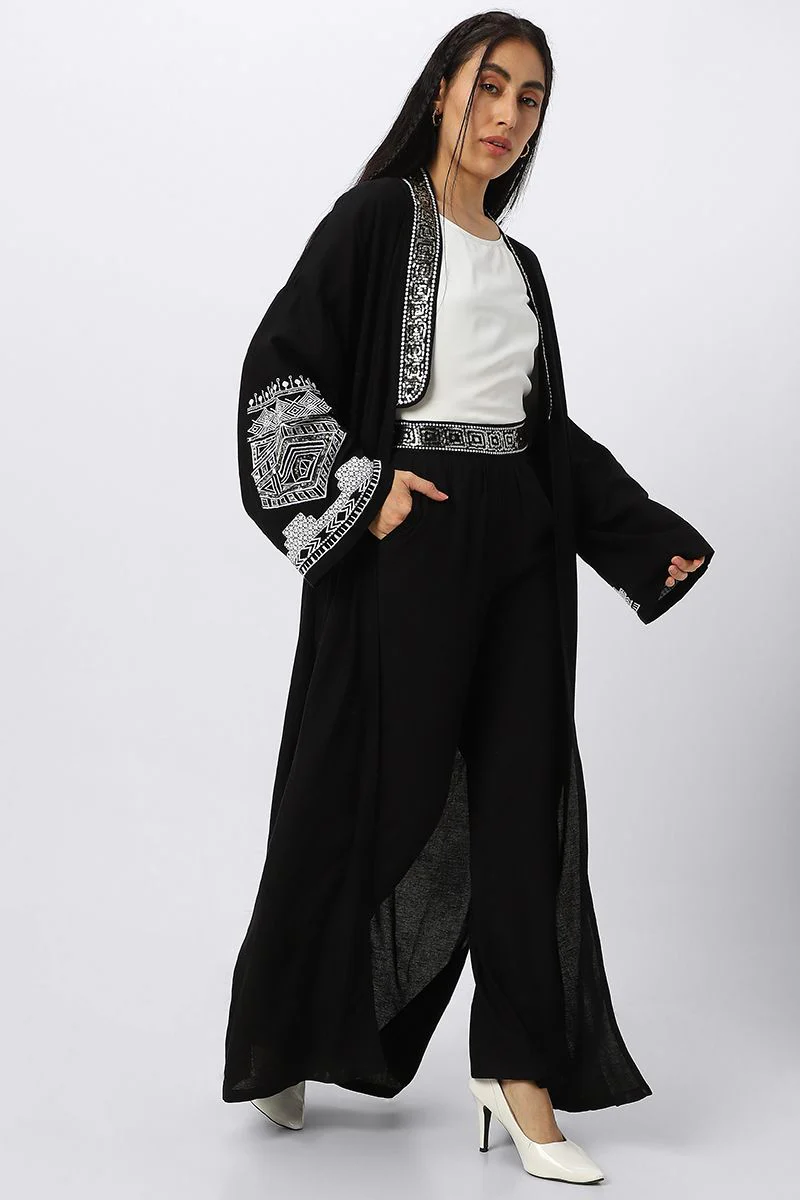 عباية نسائية بتفاصيل تطريز وترتر - Image 7