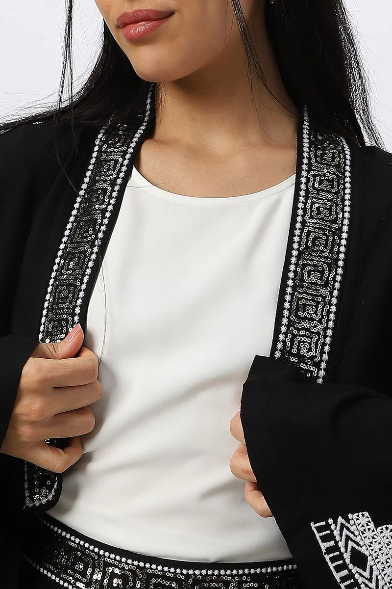 عباية نسائية بتفاصيل تطريز وترتر - Image 8